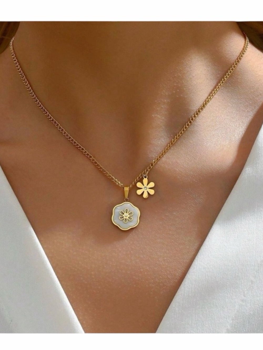 Floral Pendant Necklace NWT